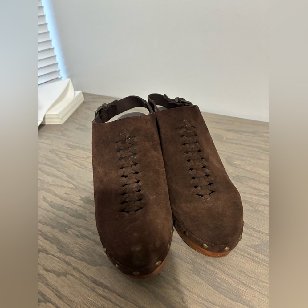 Anthropologie pilcro clogs size 40 suede color chocolate. - Picture 7 of 9